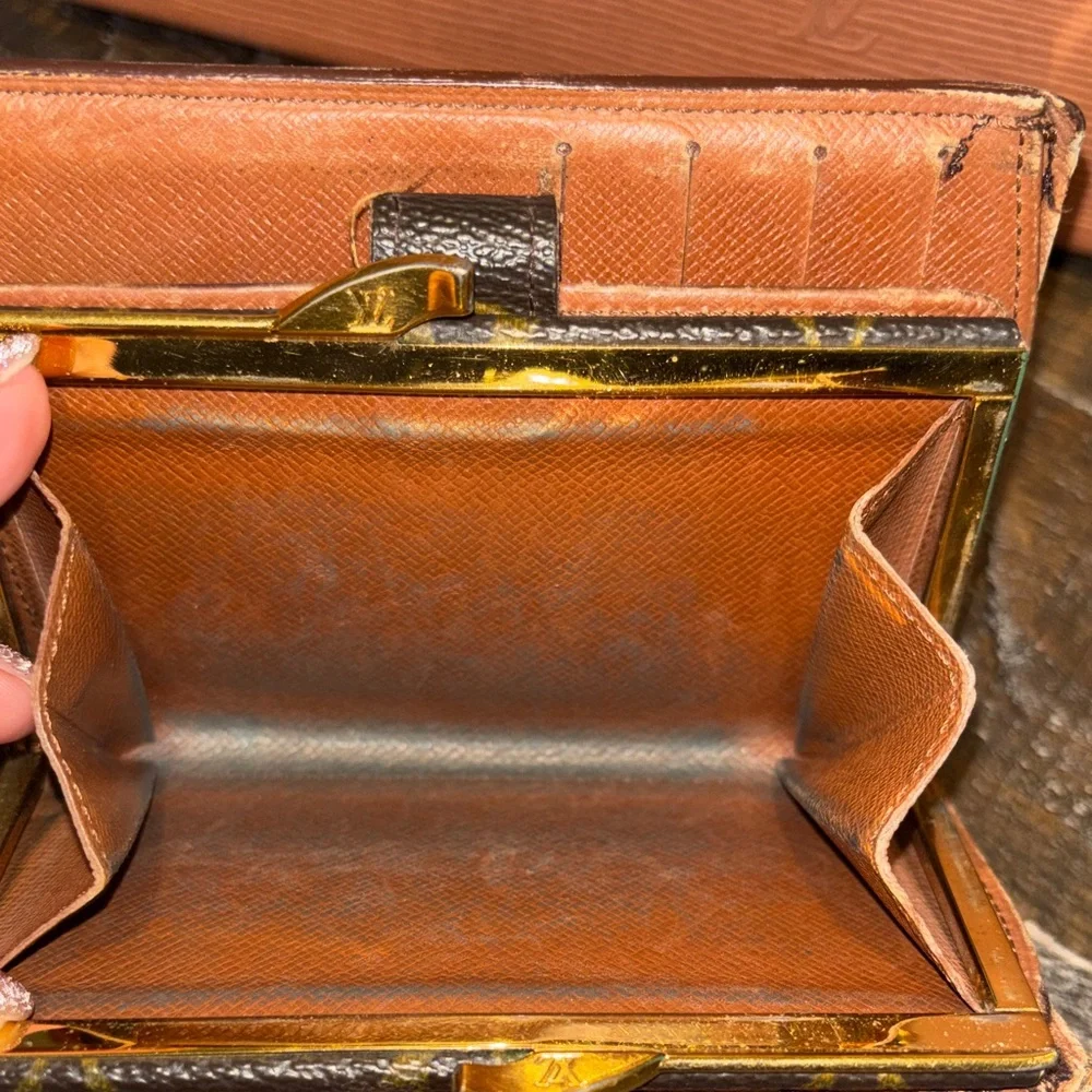 Louis Vuitton Vintage Monogram Kisslock Wallet (c. 1998)